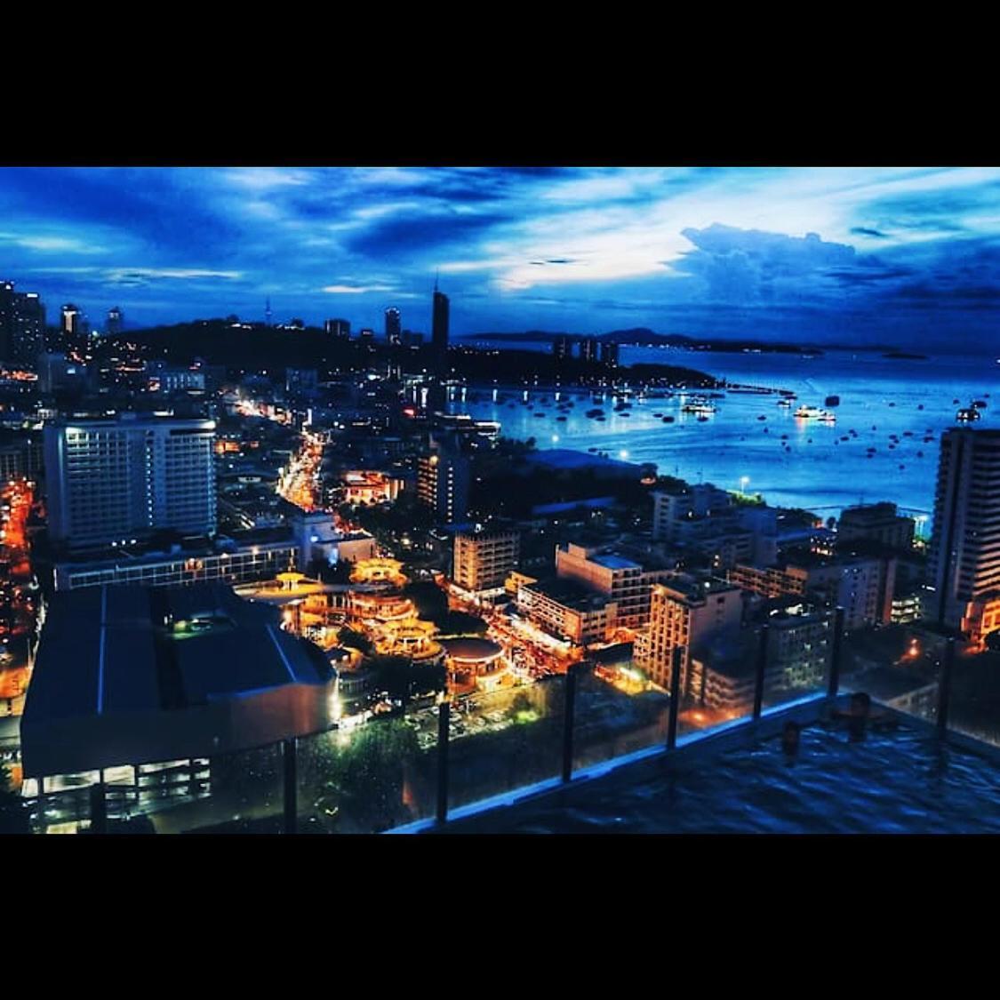 The Base Central Pattaya Extérieur photo